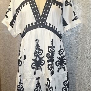 Elegant Black and White Floral Midi Dress